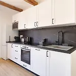 Le Gratien By 1609 Residences