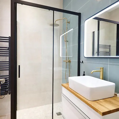 Le Gratien By 1609 Residences