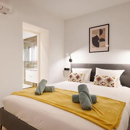 Le Gratien By 1609 Residences
