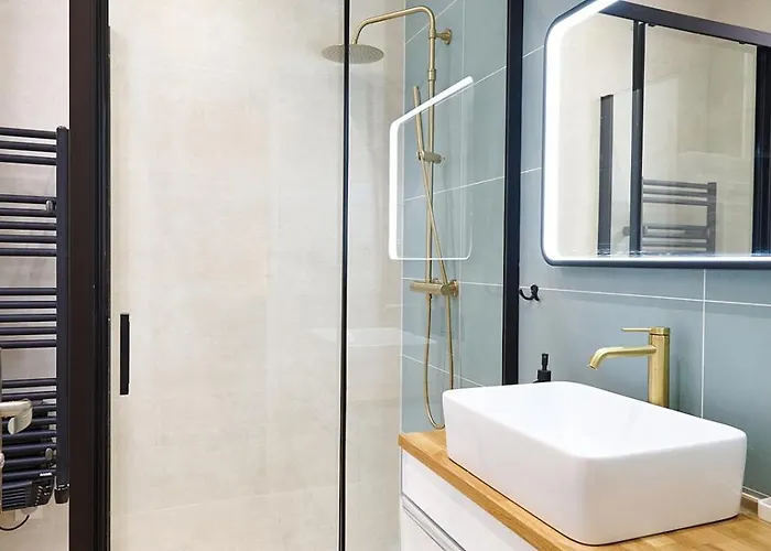 Le Gratien By 1609 Residences